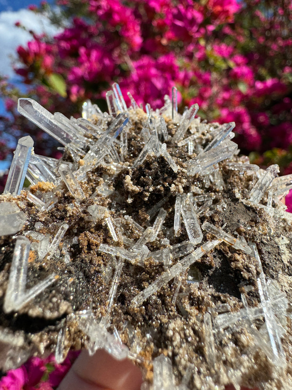 Racimo de cuarzo lemuriano con recubrimiento de dolomita — Colombia