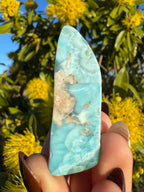 Cabujón de larimar pulido