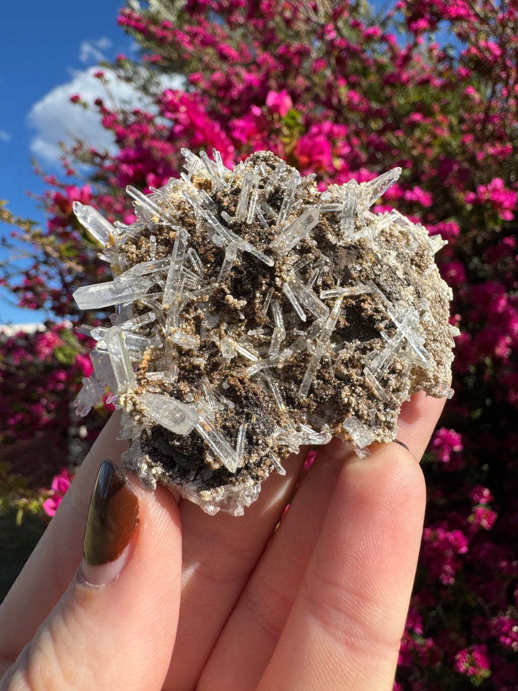 Racimo de cuarzo lemuriano con recubrimiento de dolomita — Colombia