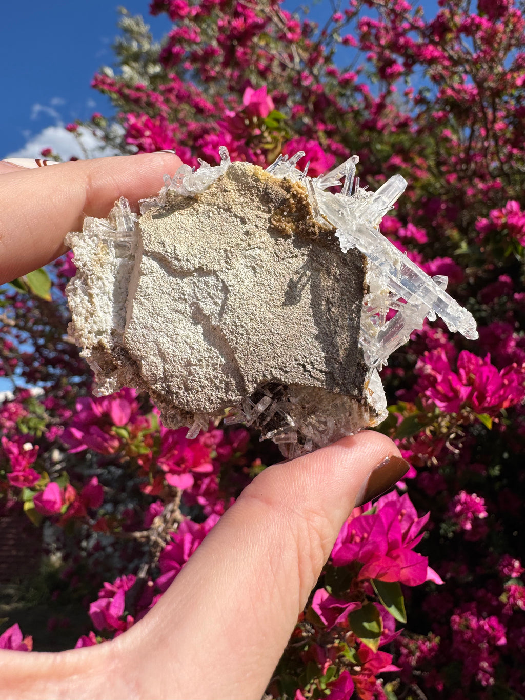 Racimo de cuarzo lemuriano con recubrimiento de dolomita — Colombia