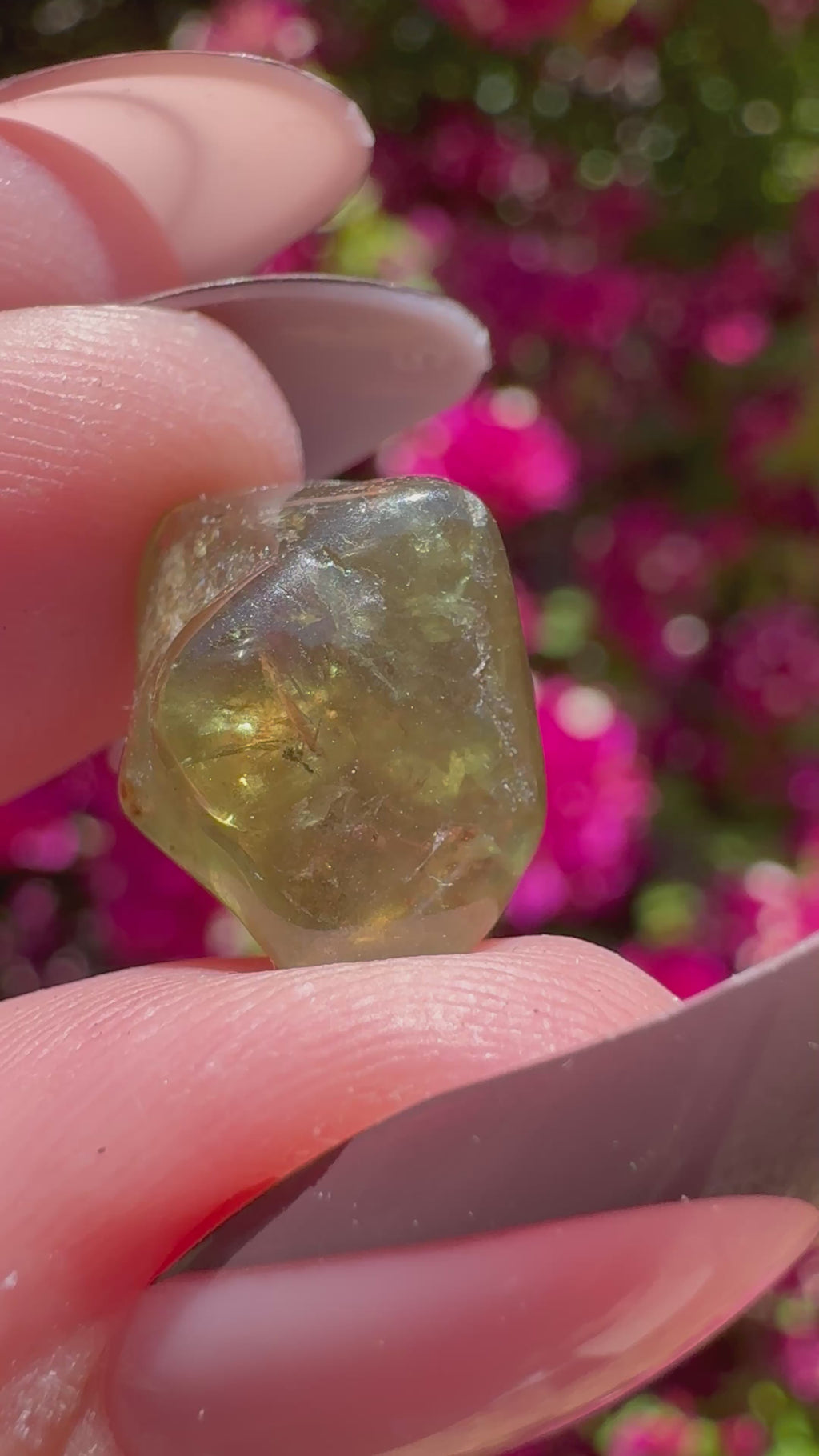 Espécimen de granate demantoide verde
