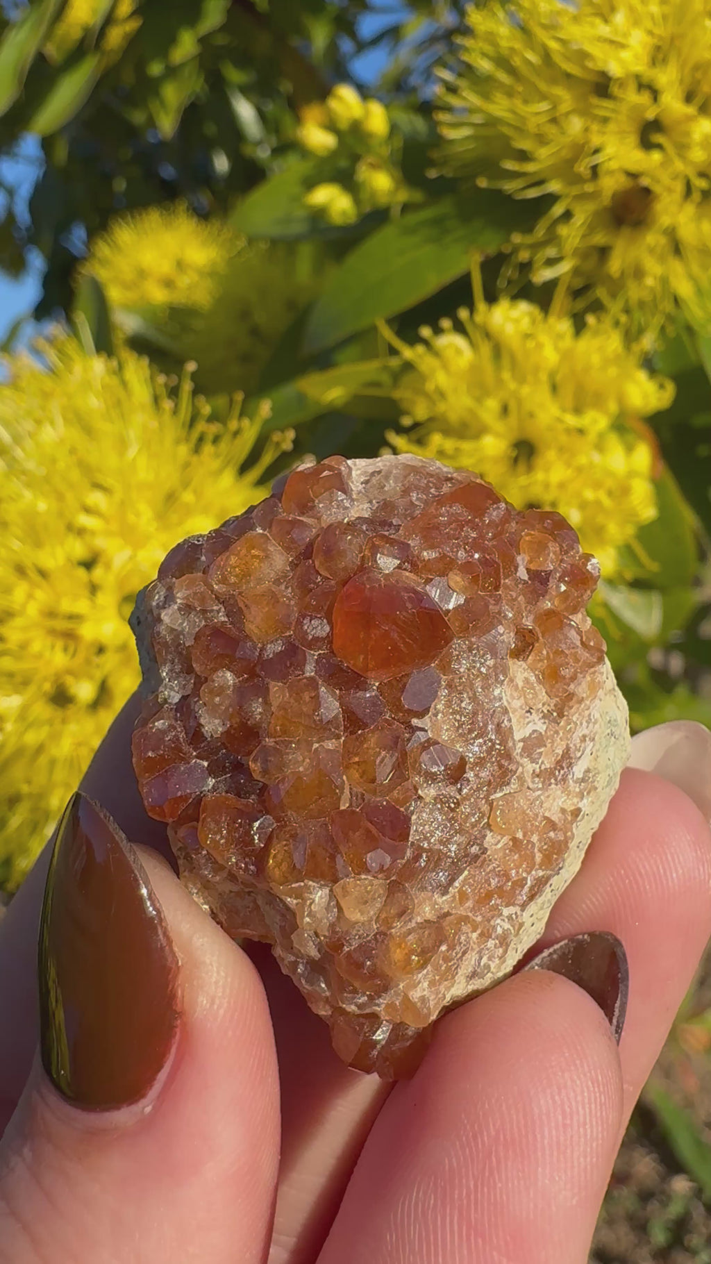 Spécimen de grenat orange
